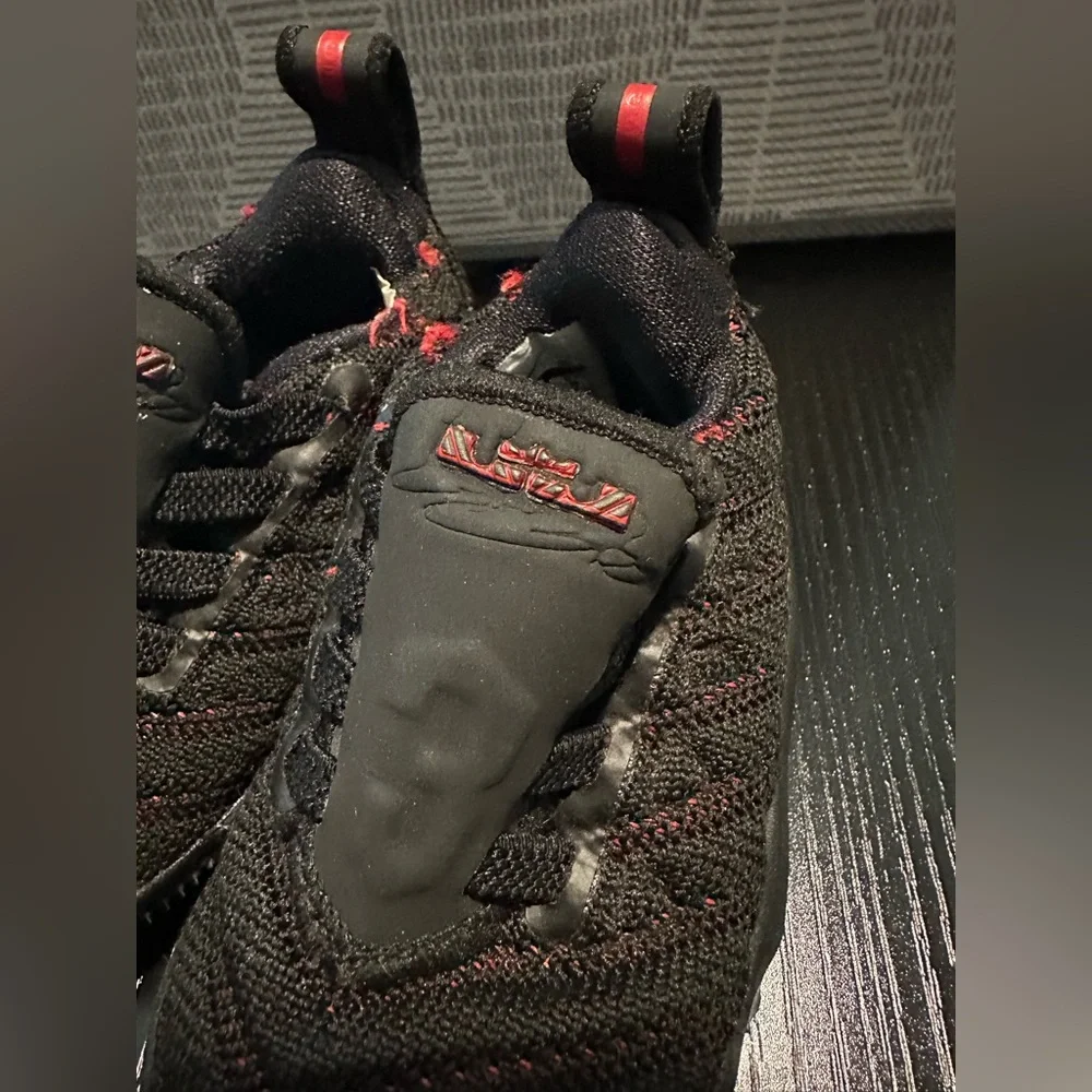 Nike excellent preowned